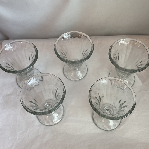 Vintage—Set of 5 Ice Cream Sundae Dishes by Libbey Glass Company - Picture 5 of 7